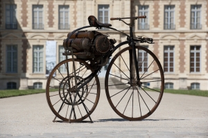 Première motocyclette de l’histoire fabriqué par Louis-Guillaume Perreaux, en 1870. © CG92/Olivier Ravoire